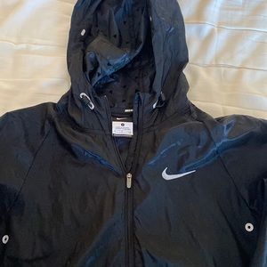 Women’s size small Nike wind breaker with hood
